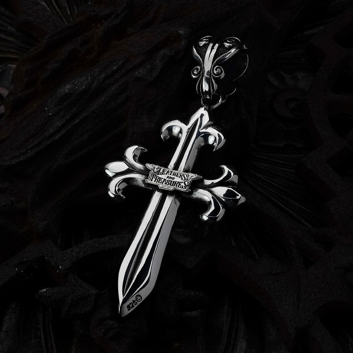 Pendant : Grand Pollicino Cross