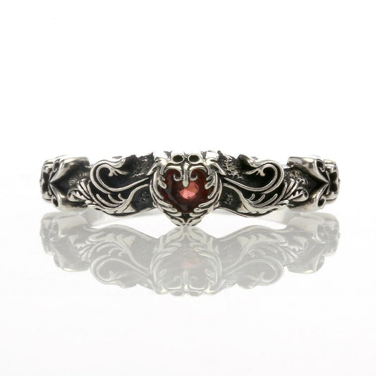 Ring : Narrow Scroll Heart w/Garnet