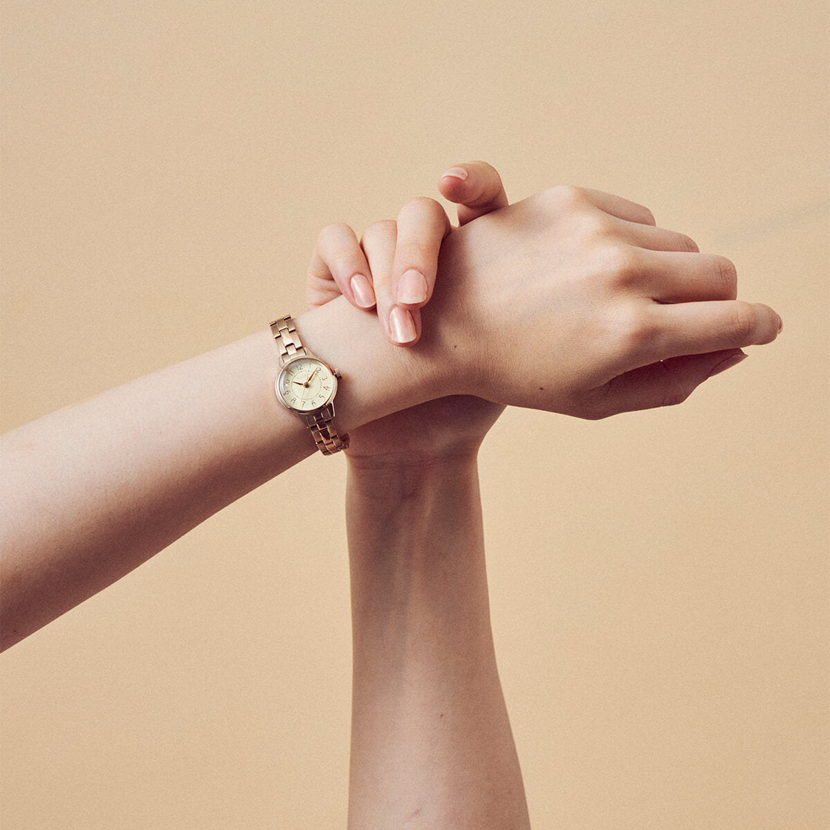 Tsuki Seigetsu Round Rose Gold Champagne