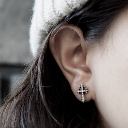 Earring : Pollicino Cross Stud w/Diamond