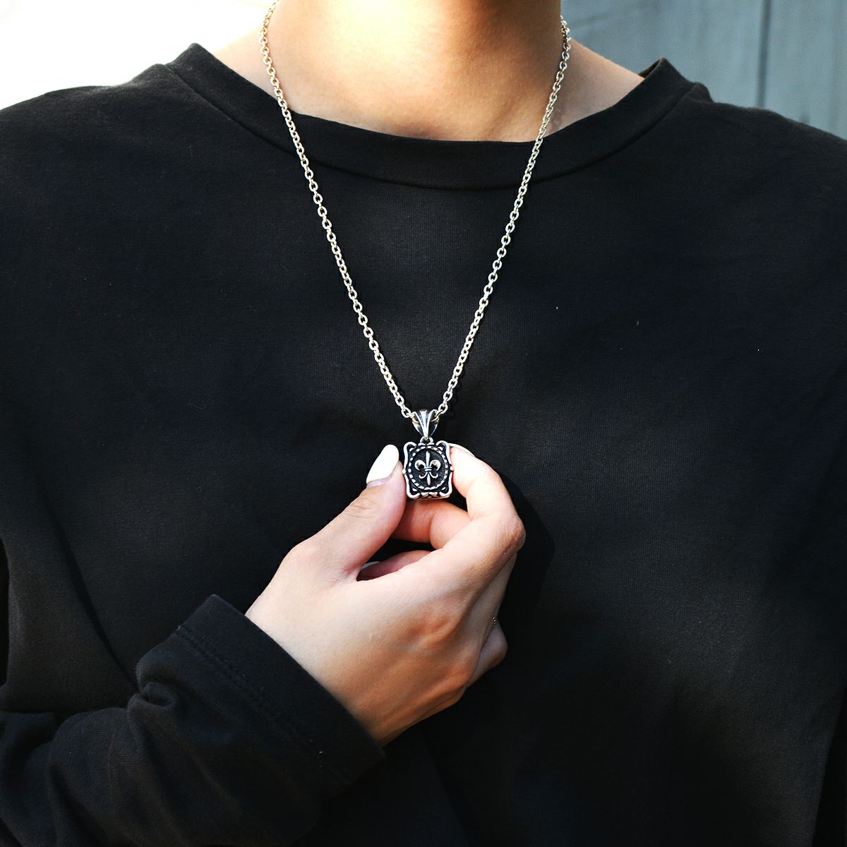 Pendant : Square Crest w/Fleur-de-lis