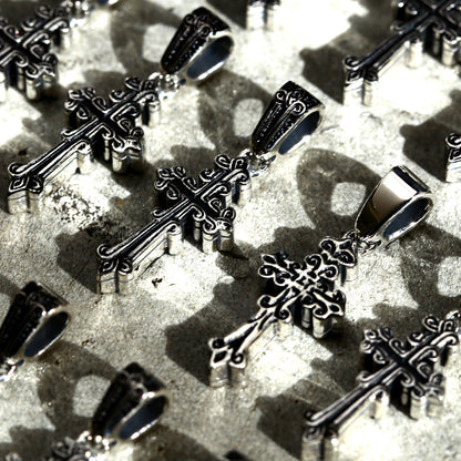 Pendant : Narrow Celtic Cross