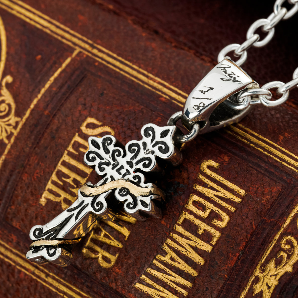 【BC Online Store LTD.】Pendant : Narrow Celtic Cross w/K18Decoration