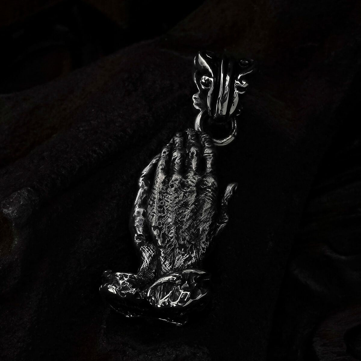 Pendant : Praying Hands