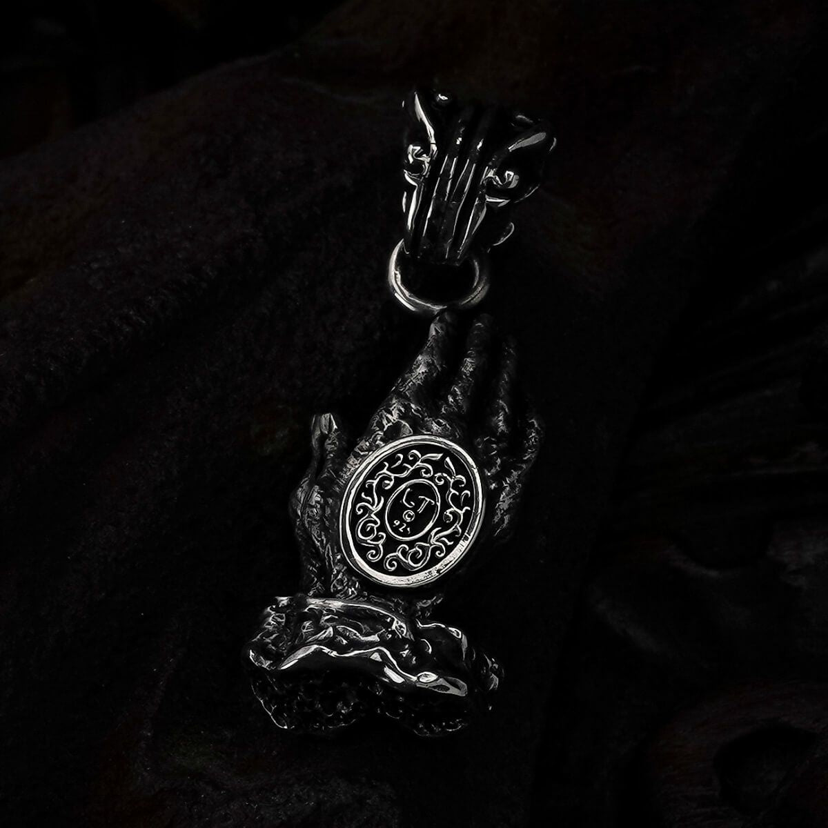 Pendant : Praying Hands