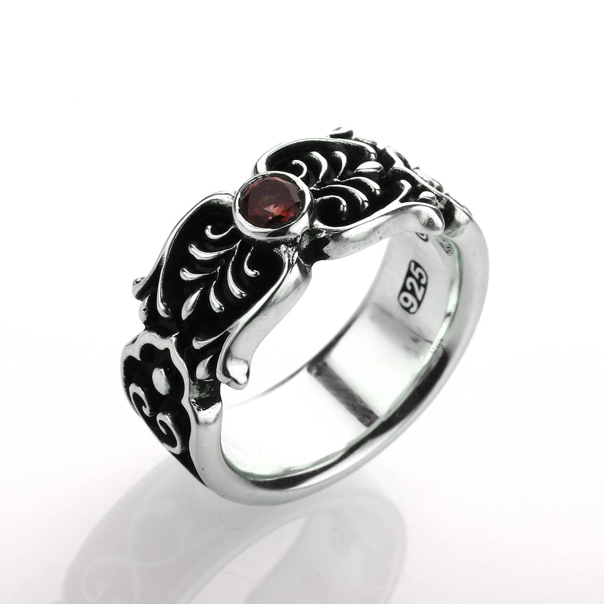 Ring : Scroll Celtic Vine w/Small Stone 2nd Edition w/Garnet