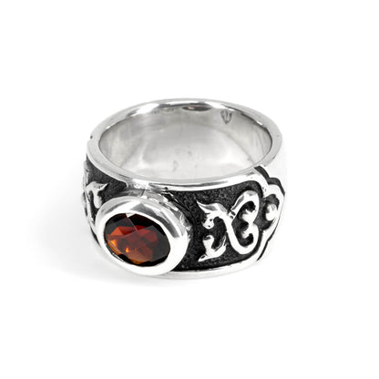 Ring : Celtic Vine w/Large Stone 2nd Edition w/Garnet