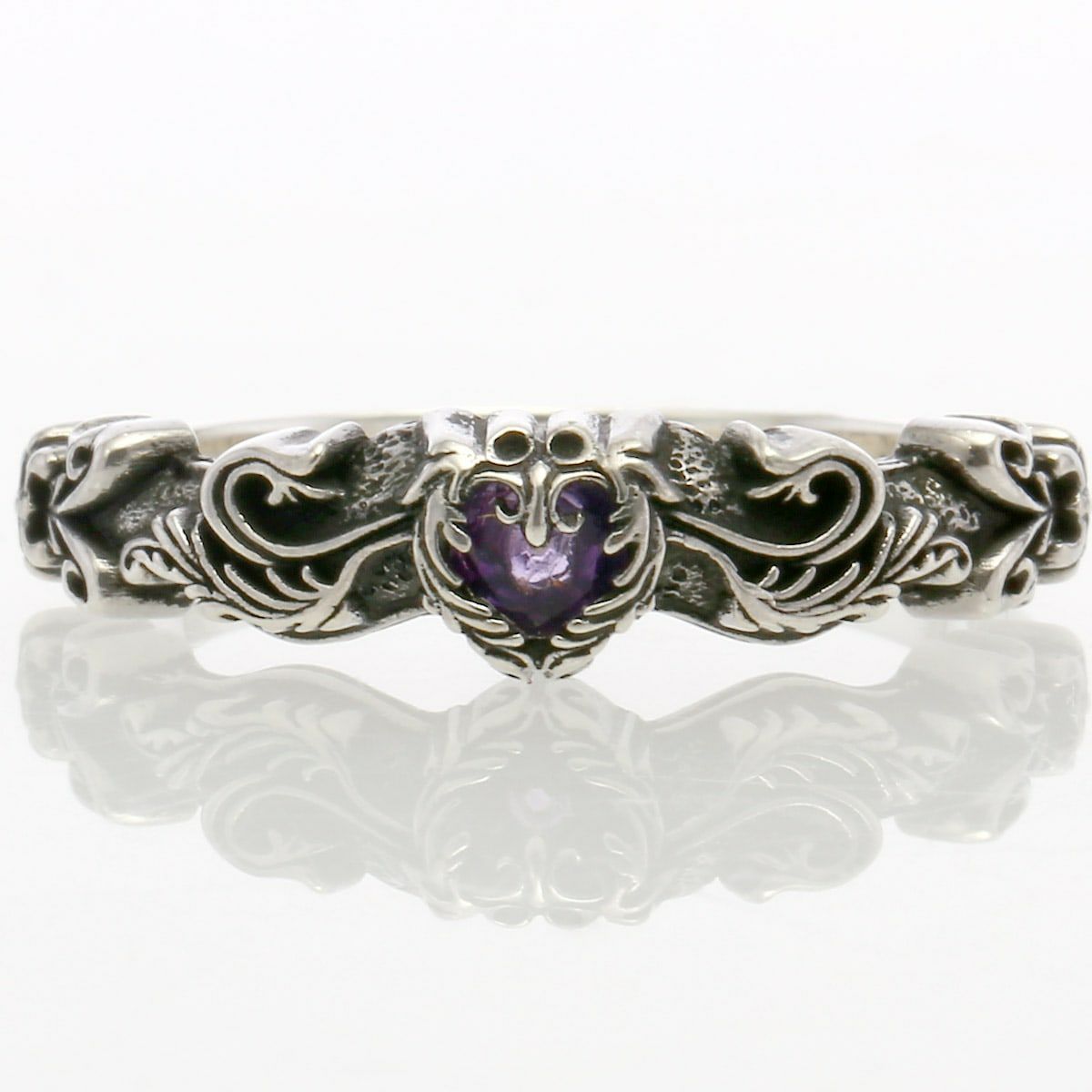Ring : Narrow Scroll Heart w/Amethyst