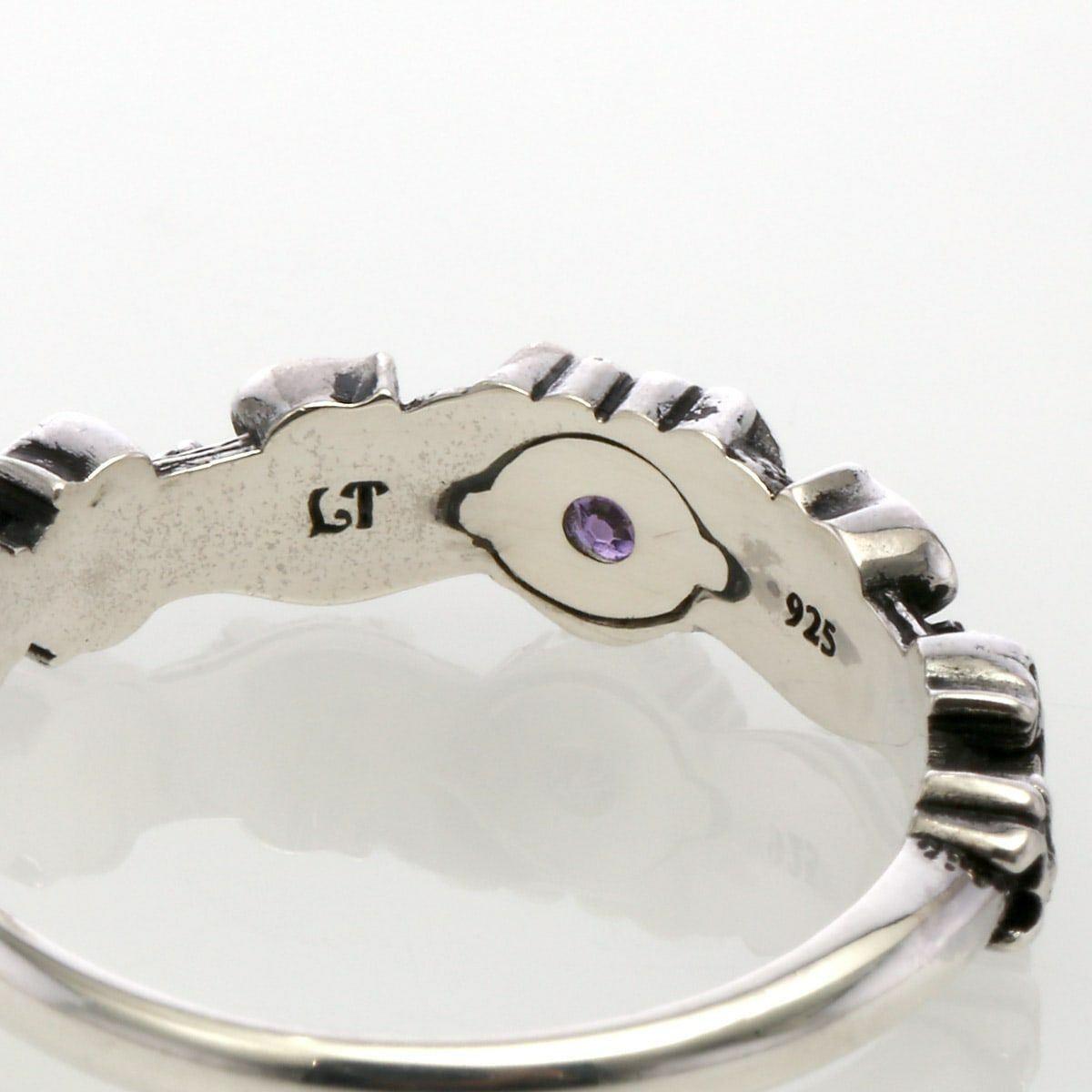 Ring : Narrow Scroll Heart w/Amethyst