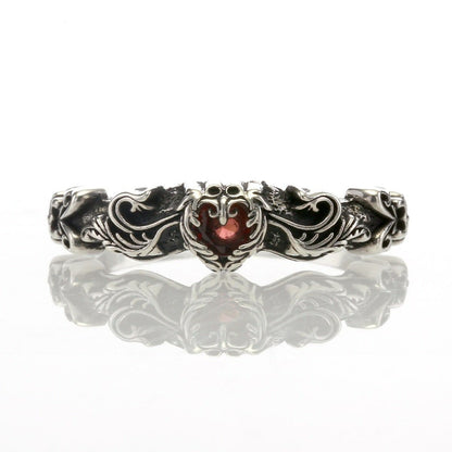 Ring : Narrow Scroll Heart w/Garnet