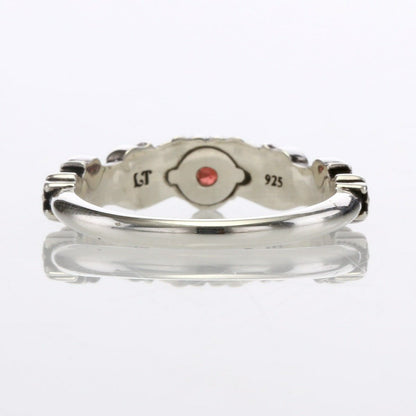 Ring : Narrow Scroll Heart w/Garnet